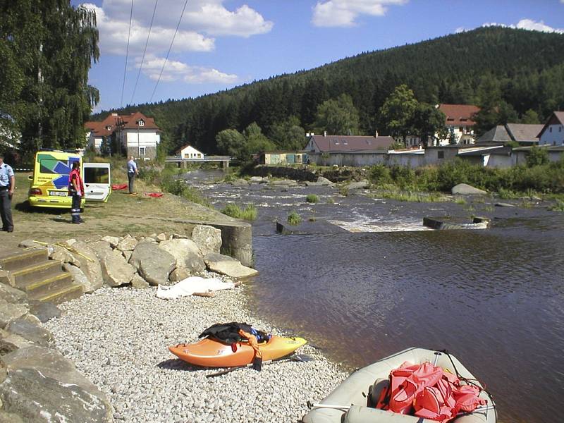 V Loučovicích se topili tři muži.