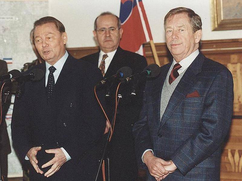 Společně s Václavem Havlem do Krumlova v roce 2002 zavítal také bývalý slovenský prezident Rudolf Schuster.