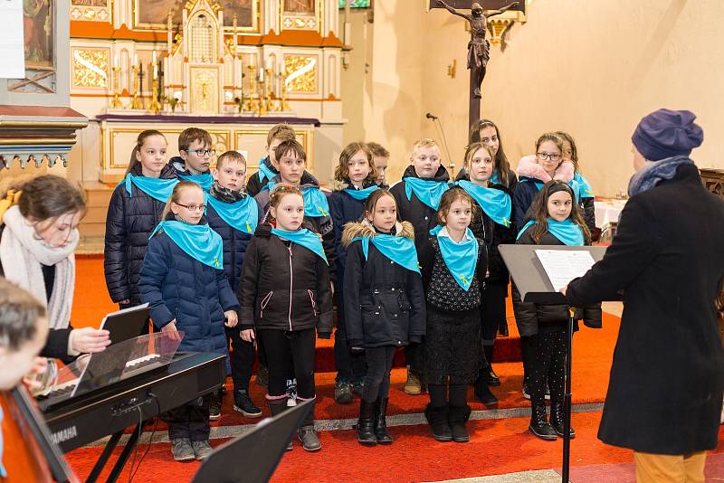 Charitativní koncert pro Ukrajinu v kostele sv. Petra a Pavla.