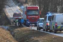 Tragická dopravní nehoda se stala v pátek odpoledne na přeložce E 55 u vjezdu do Velešína.