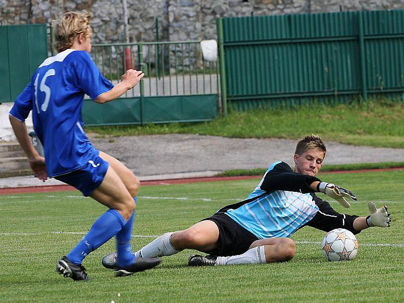 Fotbalové utkání A skupiny divize staršího dorostu / FK Slavoj Český Krumlov - SK Motorlet Praha B 0:2 (0:0).