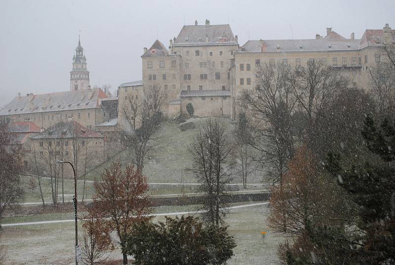 V Českém Krumlově začalo sněžit kolem 9. hodiny ranní.