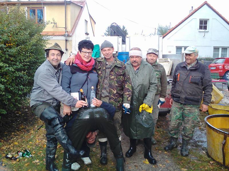 Výlov Starostenského rybníka v Křemži.