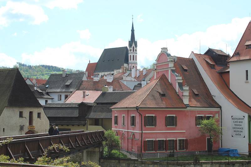 Český Krumlov o prvním májovém víkendu.