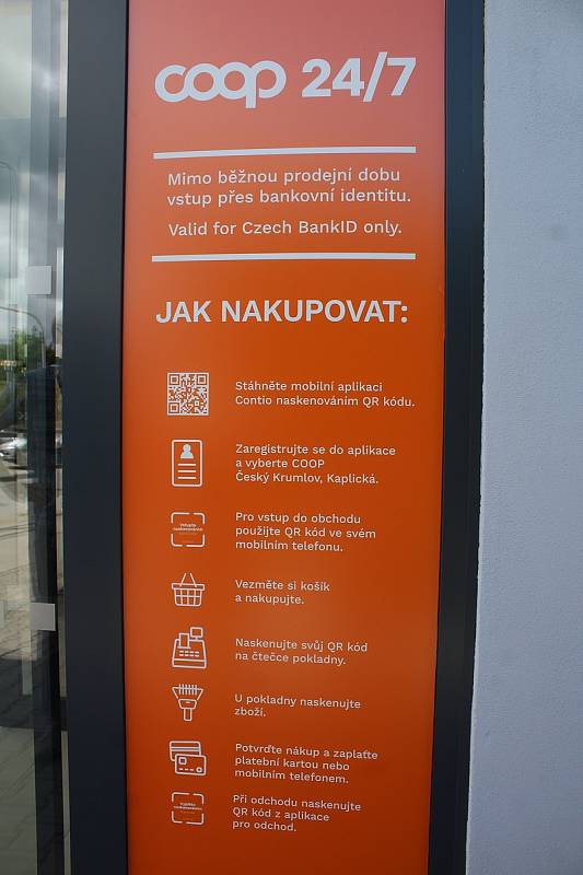 Zatím největší automatickou prodejnu otevřel COOP v úterý v Českém Krumlově.