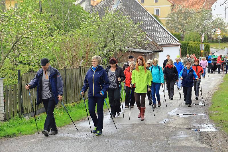 Přátelský pochod Nordic Walking v Benešově nad Černou.
