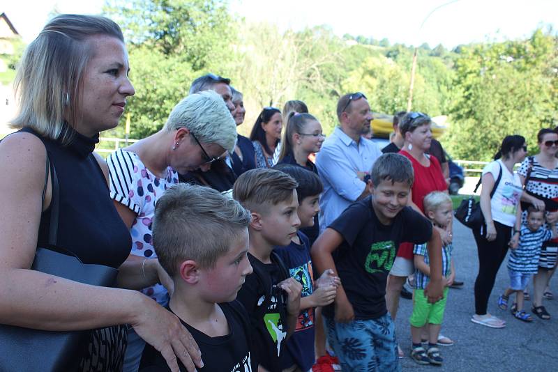 V krumlovském Skleníku sídlí Sportovní klub karate Český Krumlov .