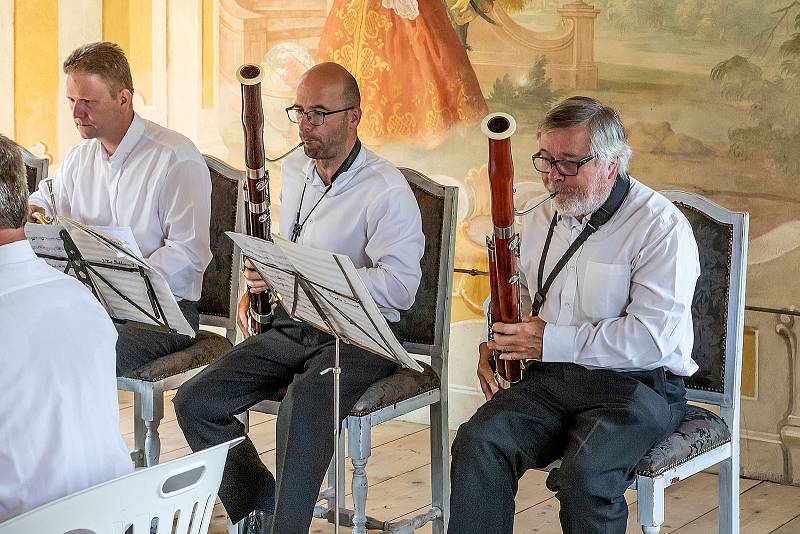 Koncert Harmonie Mozartiana Pragensis v zámecké Bellarii.