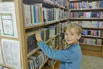 Nejmenší i starší čtenáři z Vyšníku navštívili krumlovskou knihovnu