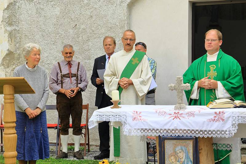 Oslavy deset let spolku německých rodáků v Pohoří na Šumavě.