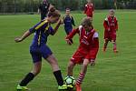 OP starší žáci - 6. kolo: Sokol Chvalšiny (modré dresy) - SK Holubov / Sokol Křemže 0:7 (0:5).