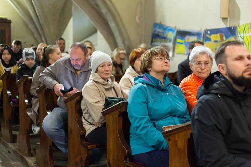 Charitativní koncert pro Ukrajinu v kostele sv. Petra a Pavla.