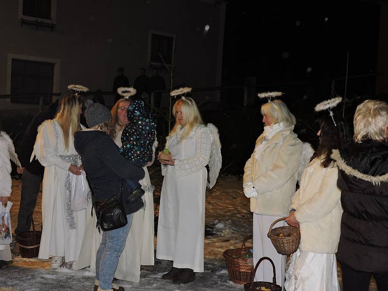 V Rožmberku nad Vltavou měli mikulášskou veselici už o první adventní neděli.