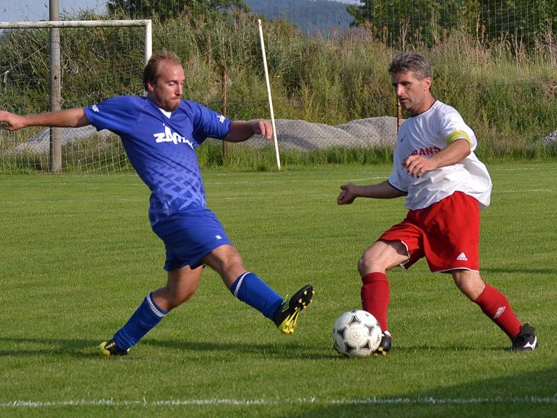 OP muži - 1. kolo: Sokol Křemže (bílé dresy) - Dynamo Světlík 8:0 (3:0).