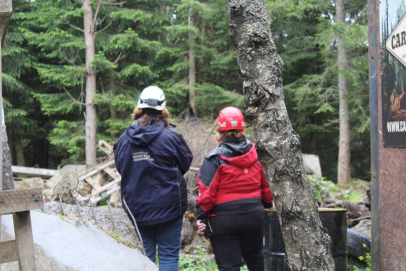 Až z Japonska přijeli kynologové na soutěž Intercup Humanity 2018, kterou na Spáleništi pořádala Jihočeská záchranná brigáda kynologů.