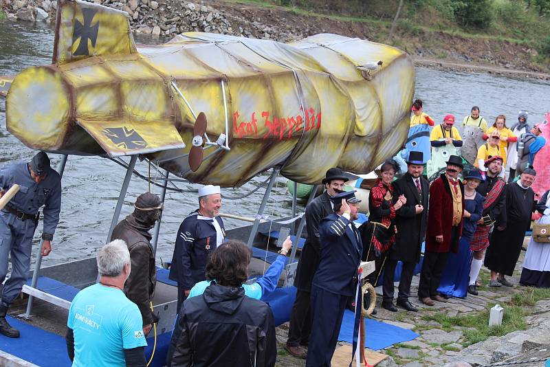 Kuriózní plavidla se jako vždy svým tvůrcům skvěle podařila.