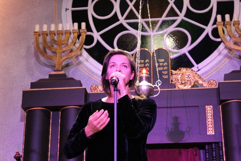 Koncert Jany Kirschner s kapelou v českokrumlovské Synagoze.