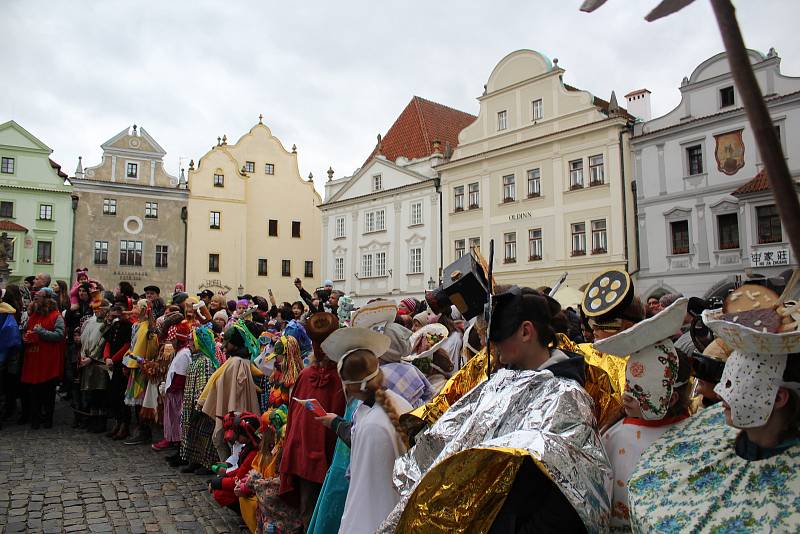 Masopustní průvod v Českém Krumlově v roce 2020. Konal se v režii Základní umělecké školy.