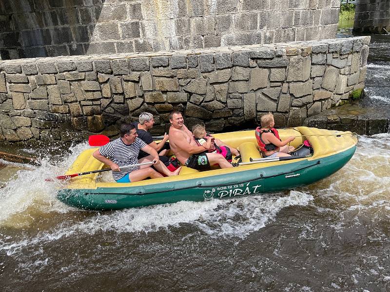 Vltava v sobotu ve švech nepraskala, hlavní nápor ale teprve přijde.