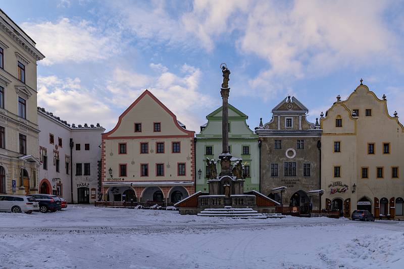 Zasněžený Český Krumlov v celé své kráse.