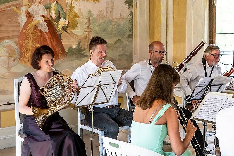 Koncert Harmonie Mozartiana Pragensis v zámecké Bellarii.