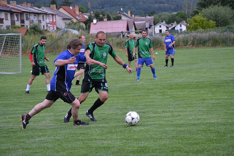 Poslední souboj fotbalistů křemežského Sokola a Slavoje Kynšperk nad Ohří hraný na jihu Čech přinesl jedenáctigólovou přestřelku (4:7) a již tradiční výhru Západočechů.