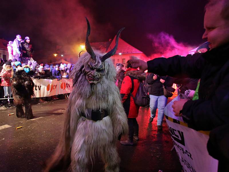 Kaplici po roce opět navštívili Krampusáci.