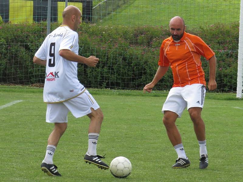 Paroh team Kaplice při turnaji veteránů ve Svitavách startoval již počtvrté, vždy se dostal mezi nejlepší čtyři a podruhé v řadě triumfoval.