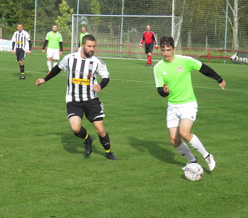 FK Sp. Kaplice B - Hr. Malonty 4:1 (1:0). Ievgen Presniakov x Michael Troják.