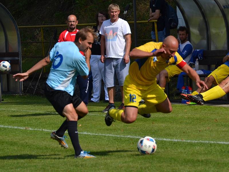 I.B třída (skupina A) - 5. kolo (4. hrané): SK Zlatá Koruna (modré dresy) - Vltavan Loučovice 1:1 (0:1).