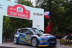 Sedmačtyřicátý ročník Rallye Český Krumlov byl v pátek odpoledne zahájen v Jelence.