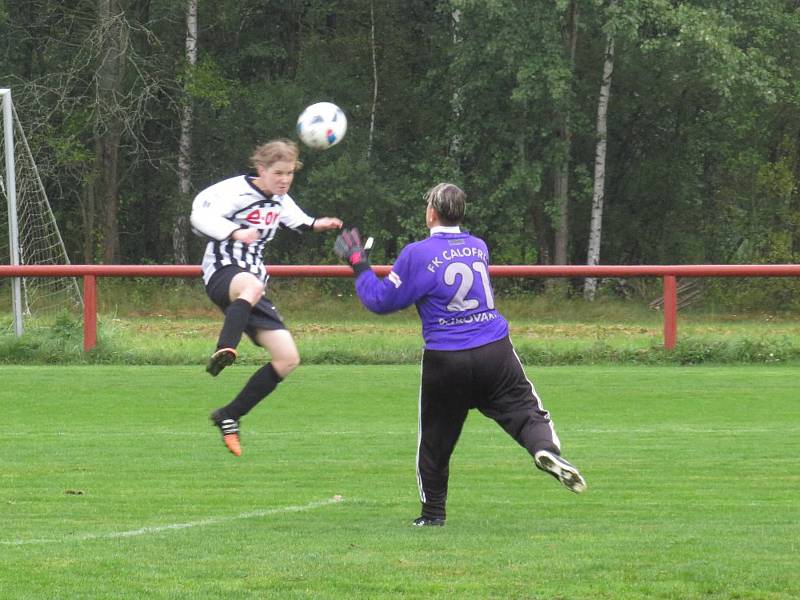 Oslavy padesátého výročí ženského fotbalu v Kaplici + divizní derby Spartak Kaplice (bíločerné dresy) - Calofrig Borovany.