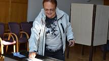V pátek v Křemži odvolilo 17% voličů, v sobotu dopoledne členky volební komise očekávaly překonání dvacetiprocentní hranice.