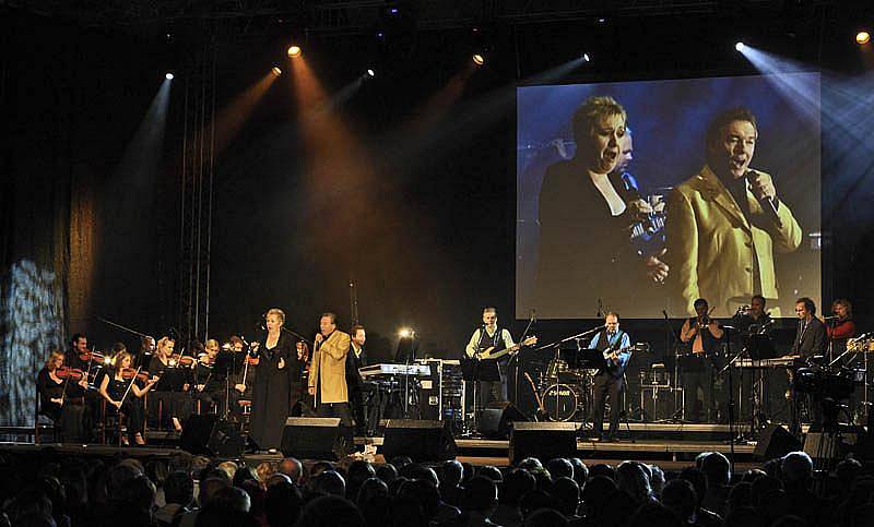 Karel Gott s Evou Urbanovou předvedli 8. srpna 2009 v Českém Krumlově strhující show.