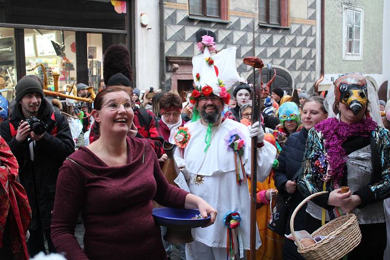 Masopustní průvod v Českém Krumlově se koná v režii Základní umělecké školy.