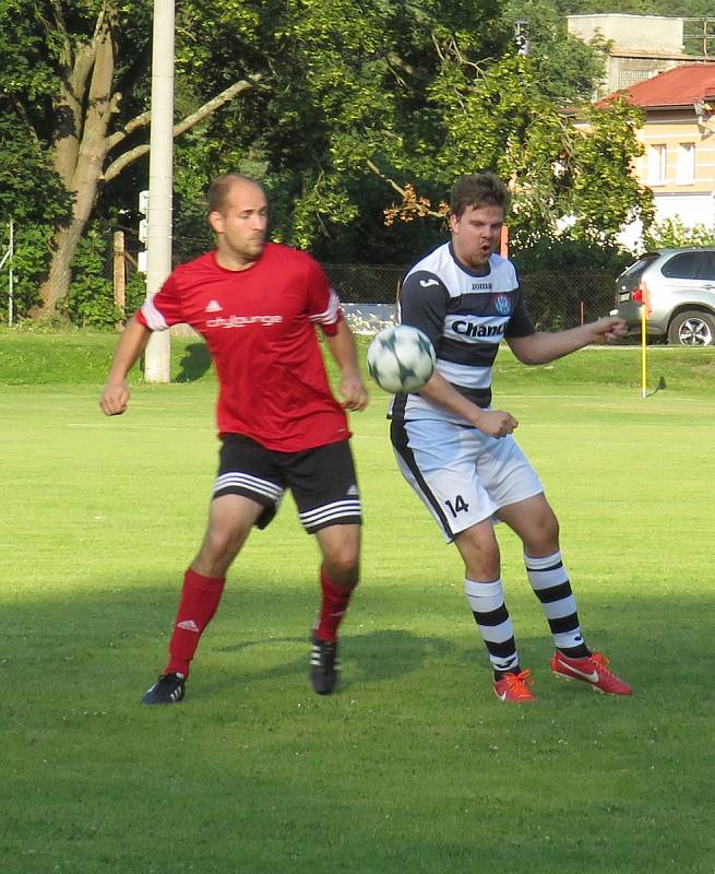 Fotbalová příprava: SK Větřní (červené dresy) – Spartak Kaplice 6:7 (3:3).