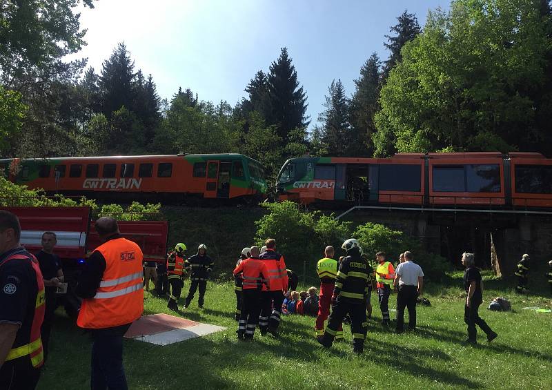 Střet dvou osobních vlaků u obce Mříč na Českokrumlovsku.