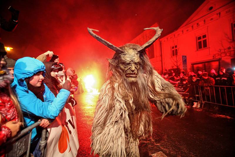 Kaplici po roce opět navštívili Krampusáci.