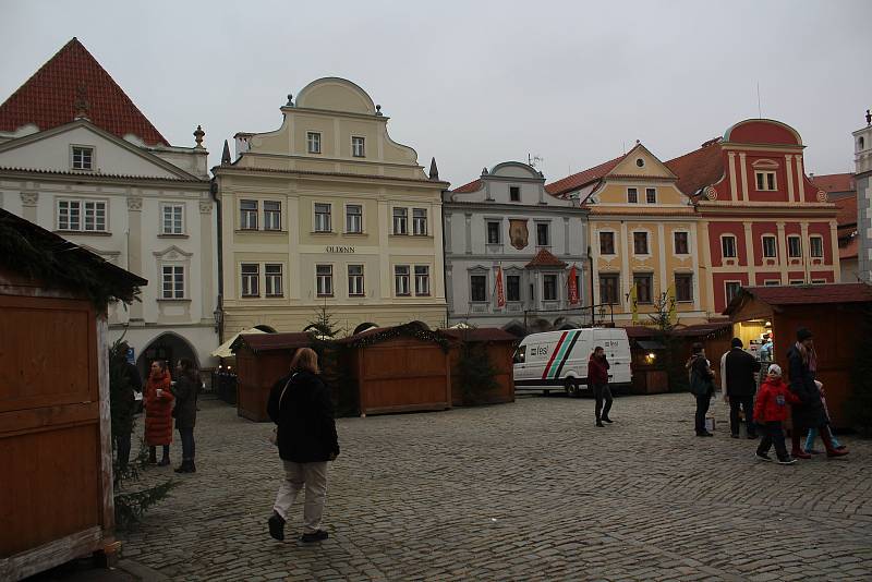 Adventně vyzdobené centrum Českého Krumlova.