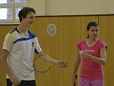 Teprve čtrnáctiletá Zuzana Matoušková a šestnáctiletý Petr Beran (při společně hrané smíšené čtyřhře z loňských Vánočních mixů) jsou velkými nadějemi nejen křemežského badmintonu.