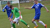 Divize (skupina A) - 15. kolo: FK Slavoj Český Krumlov (zelené dresy) - FK Hořovicko 3:1 (1:0).