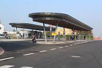 Velešínští ve čtvrtek slavnostně otevřeli nové autobusové nádraží.
