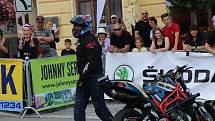 Grand Prix Kaplice otevřel motocyklový kaskadér Martin Krátký který předvedl své mistrovství v sedle Yamahy a MZ.