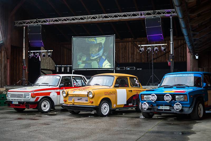 Setkání účastníků a příznivců Rallye Český Krumlov na Holkově.