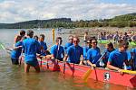 Dračí lodě Lipno 2020. Za Dream Team nastoupili Dominik Hašek, Kateřina Neumannová nebo Stanislav Bartůšek.