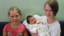 Dvanáctiletá Natálie a sedmiletá Sabina se 2. srpna 2016 ve 13 hodin a 34 minut dočkaly malé sestřičky. Michaela Žáková se narodila s mírami 49 centimetrů a 4095 gramů kájovským rodičům Haně a Rudolfovi Žákovým. Tatínek u porodu asistoval.