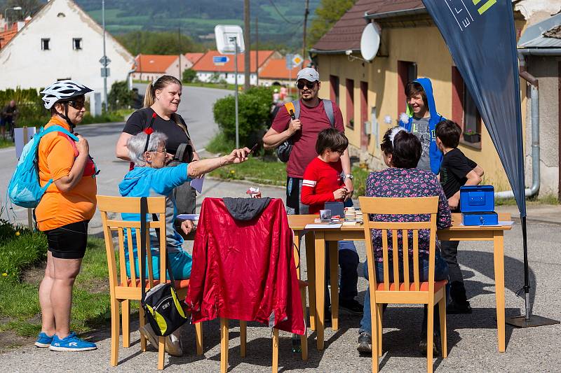 Výstup na Hradišťský vrch, který pořádallo město Kaplice s dalšími organizacemi.