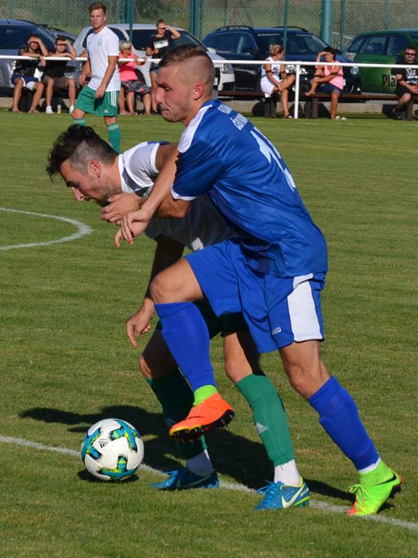 Ondrášovka KP – 1. kolo: SK Jankov (bílé dresy) – FK Slavoj Český Krumlov 1:2 (0:1).