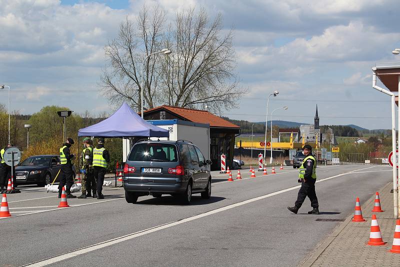 Bez negativního výsledku testu musí pendleři (s výjimkou těch, co pracují v kritické infrastruktuře) do karantény.