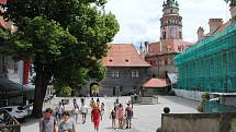 Český Krumlov o prodlouženém červencovém víkendu.